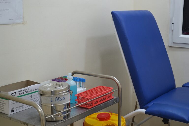 prélèvement et pansement à Ksar Maya Santé